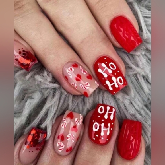 24pc Holiday Press On Nail Set - Picture 1 of 2